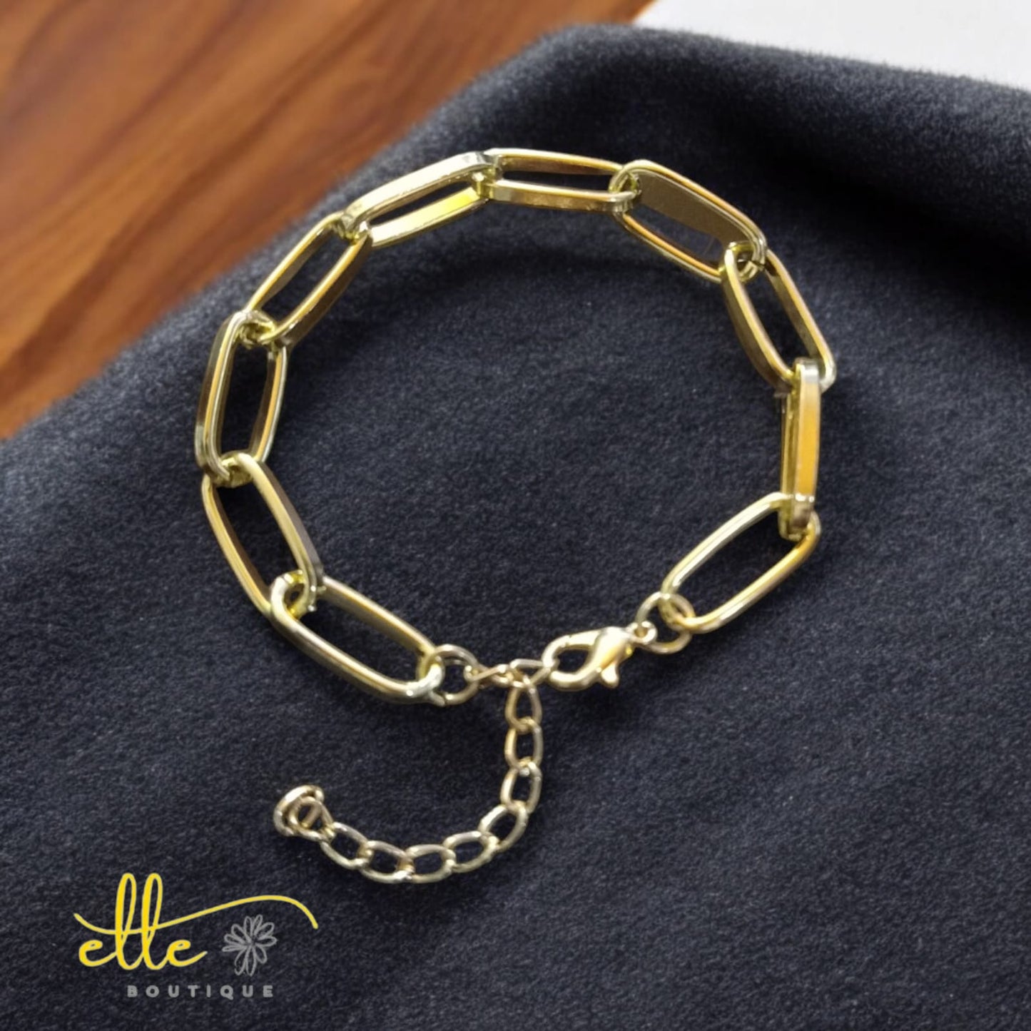 Elegantly  bracelet